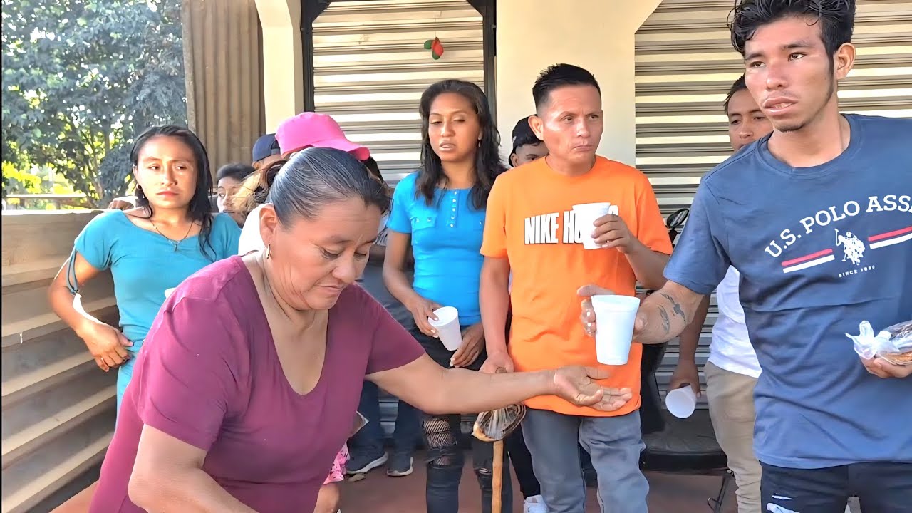 Gracias a la Familia Gaus los Integrantes de Videos Chapin reciben esta sorpresa a buena Mañana