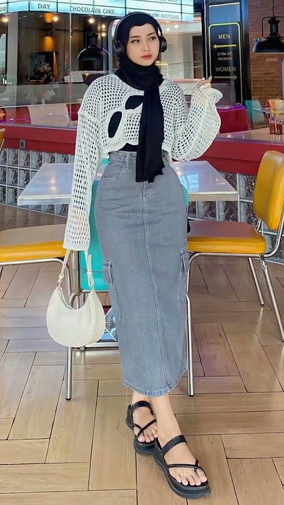Ootd outfit rok jeans #ootdkekinian #ootdhijabstyle #ootdfashion #ootdrokjeans