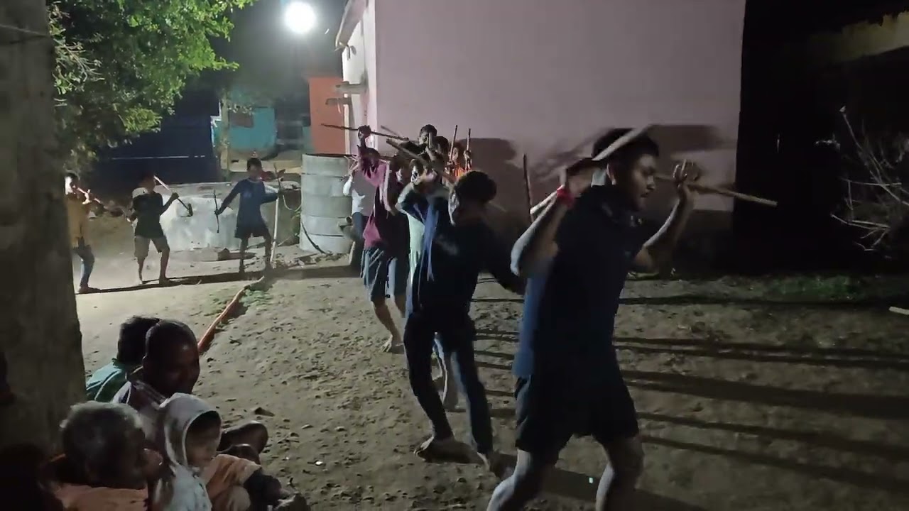 ଦୂଳ ଯାତ୍ରା ପାଇଁ ଆମ ଛୋଟ ଛୋଟ ଗୋପାଳ ଭାଇ ମାନେ ନୌଡ଼ି ଖେଳ ଅଭ୍ୟାସ ଜାରି ରଖି ଛନ୍ତି ଜୟ ଶ୍ରୀ ରାଧ କୃଷ୍ଣ 🙏