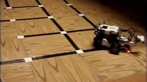 Lego NXT solves a labyrinth