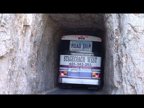 Видео: Самая опасная дорога в мире? Это здесь