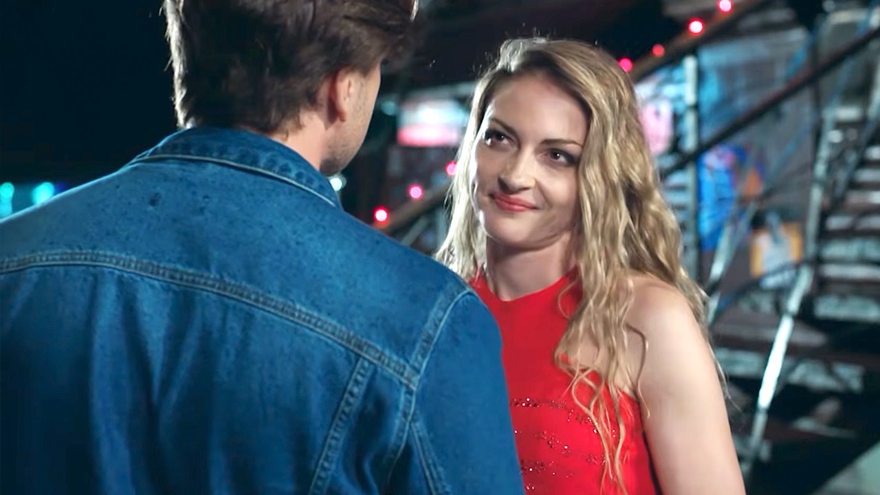 SE FUE PARA OLVIDAR… PERO EL AMOR LA ENCONTRÓ DE NUEVO