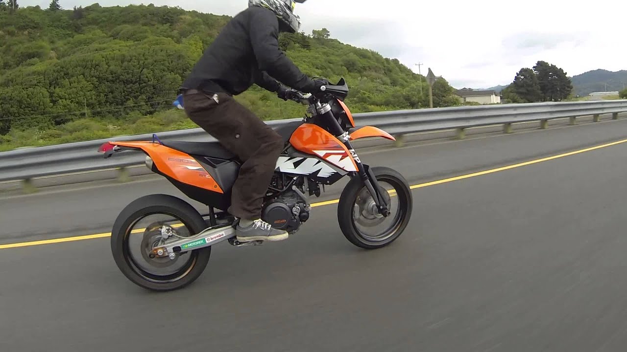 ktm 690smc stand up wheelie