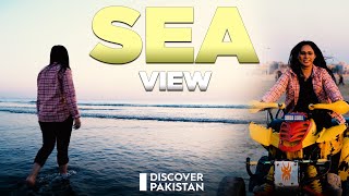 Riding to Amazing Karachi Sea View - Biker Girl's Adventure | Discovery Pakistan screenshot 4