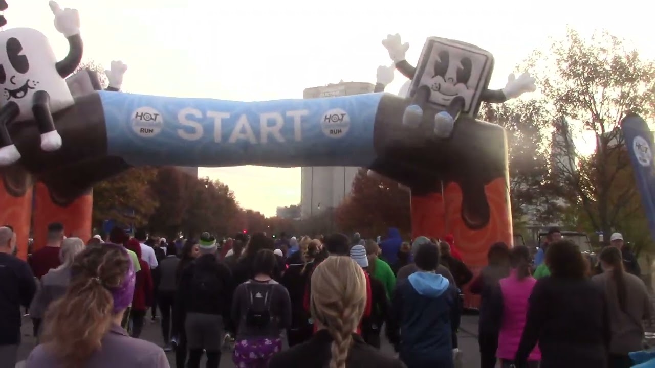 Starting the 2024 Hot 🔥 Chocolate 15K race!