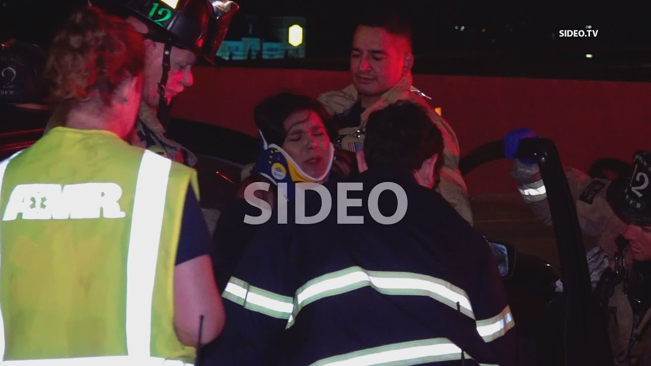 Multiple Vehicle Crash Shuts Down Freeway - YouTube