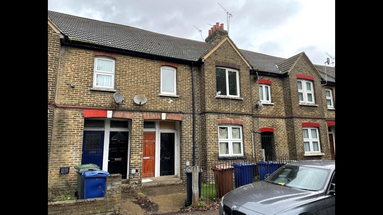 10 Riverview Flats, London Road, PurfleetonThames, Essex, RM19 1SL