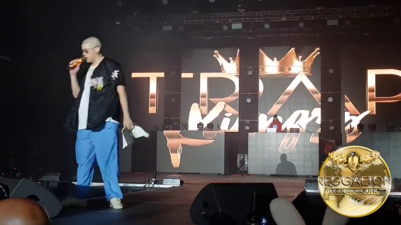 Bad Bunny - Madura Ft. Cosculluela ( En Vivo - Trap Kingz Concierto)