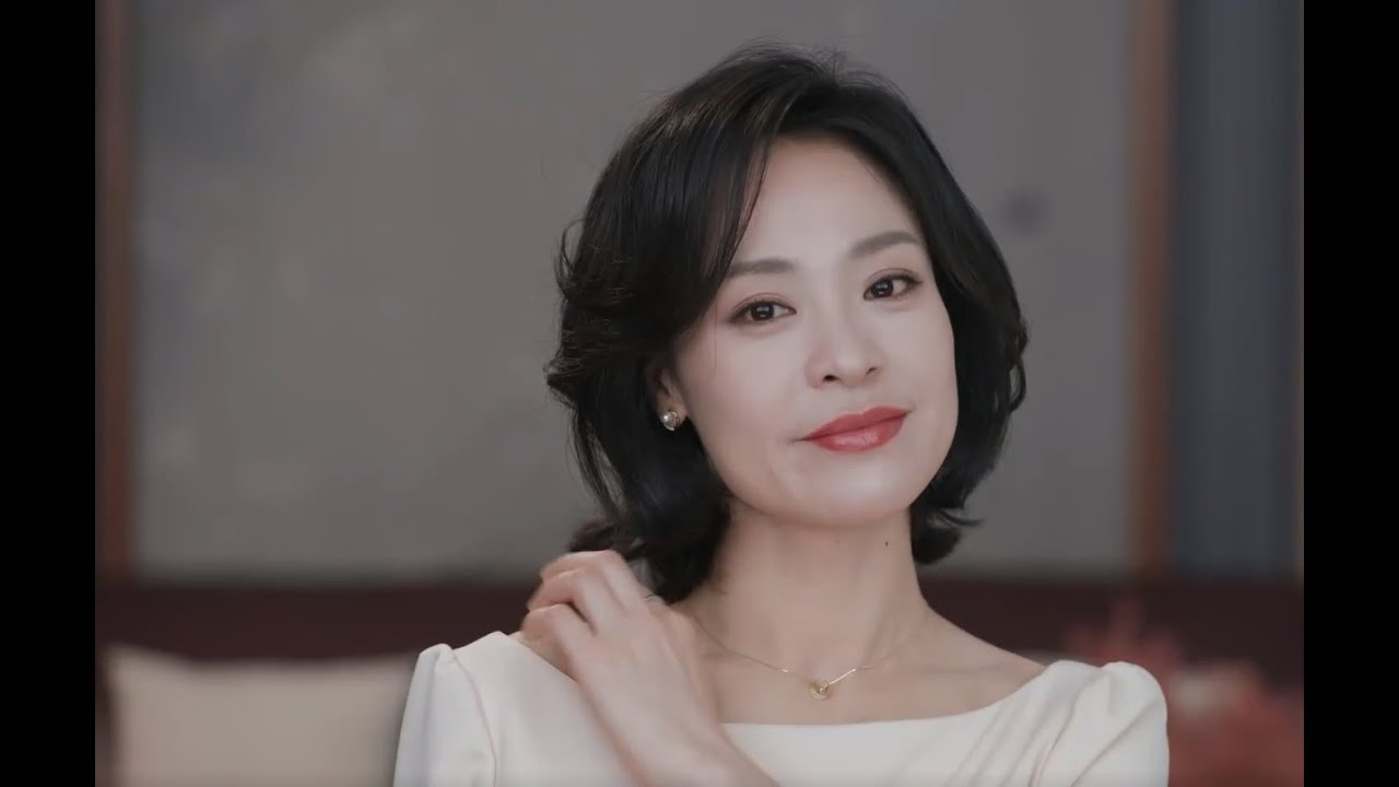 【毛戈平彩妆课】缓解面部沟壑感，适合妈妈的极致光影底妆