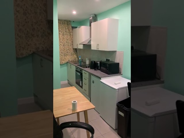 Modern En-Suite Studio on Vibrant Mill Road  Main Photo