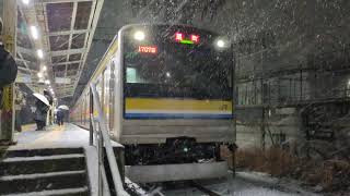 雪の205系1100番台 T17編成 安善駅発車