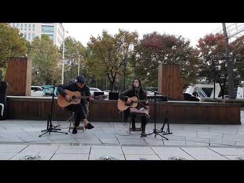 그녀를 만나는 곳 100미터 전