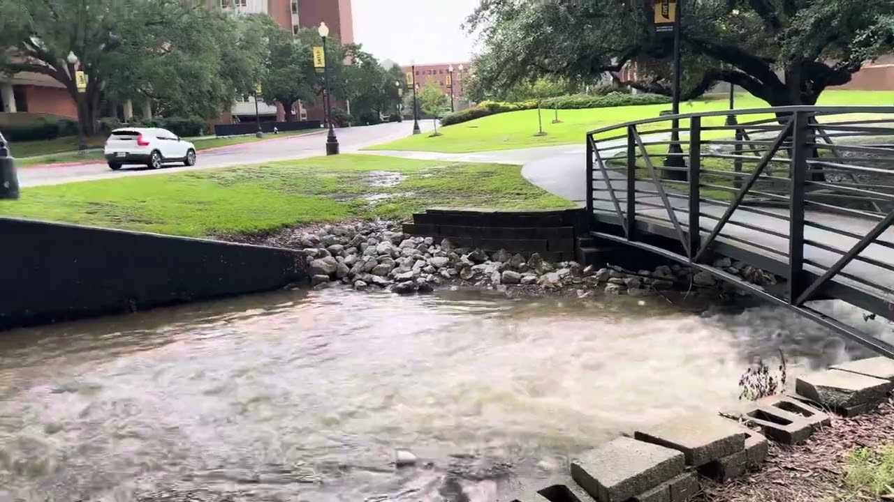 Temporary water reservoir to prevent flash flooding 