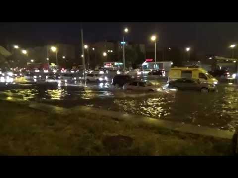 Потоп на Южной трассе в Казани после ливня