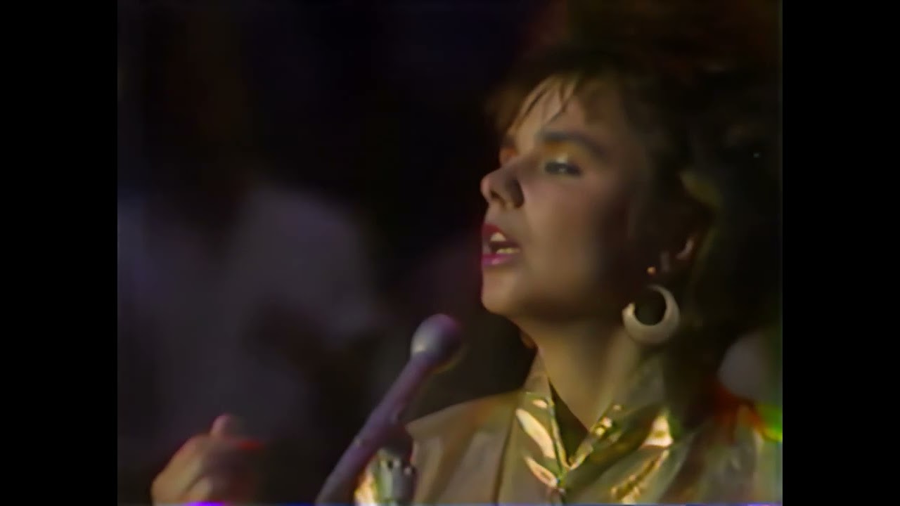 Scandal - The Warrior \u0026 Hands Tied (live American Bandstand 1984)