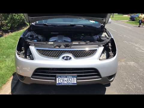 How to Remove Headlight of Hyundai Veracruz 2007 - 2012 Marker Light Headlight Bulbs Change