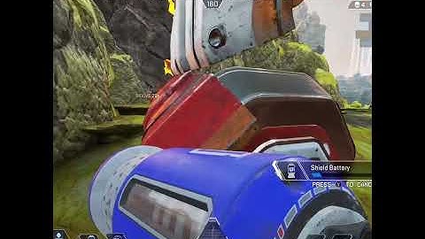 Nothings more satisfying than a 1 v 3 squad wipe against a crouch spam bald Wraith (Apex Legends)