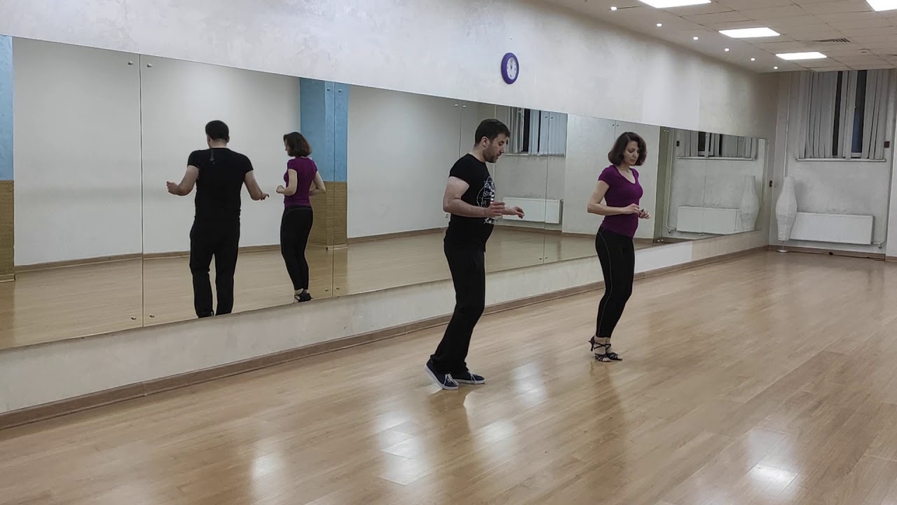 B0-V1-25: Полукруг - право - вперед-назад - соло