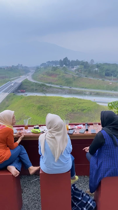 View Tol Cisumdawu dari In Coffee #coffeeshopsumedang #incoffee #infobandungkuliner #cisumdawu