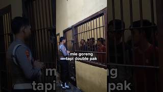 Berbagi Dengan Tahanan Mie Goreng Double