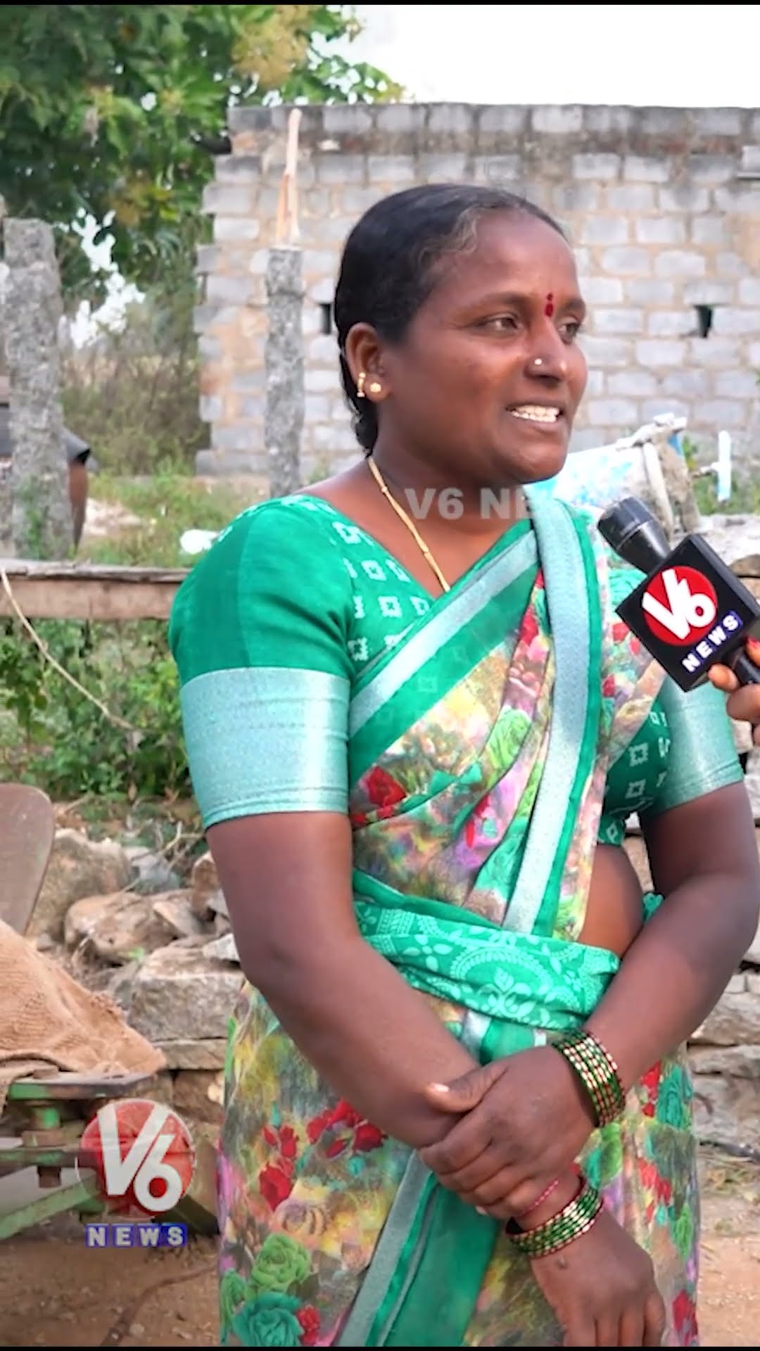 ఇది హంస నా.......ఆవు నా | Organic Village | Chandravva | V6 News