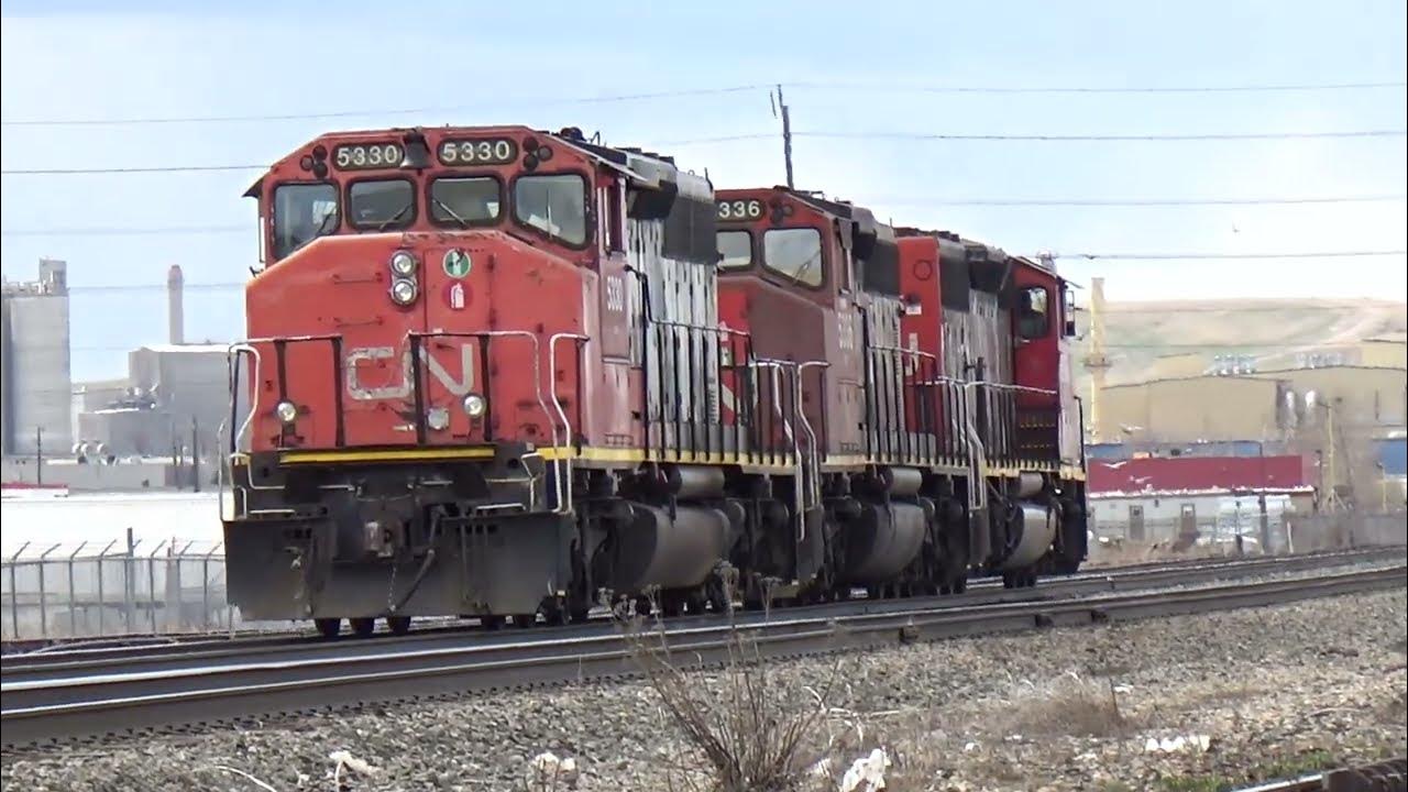 Three CN SD402Ws Travel Light Past The Foam King Edmonton AB YouTube