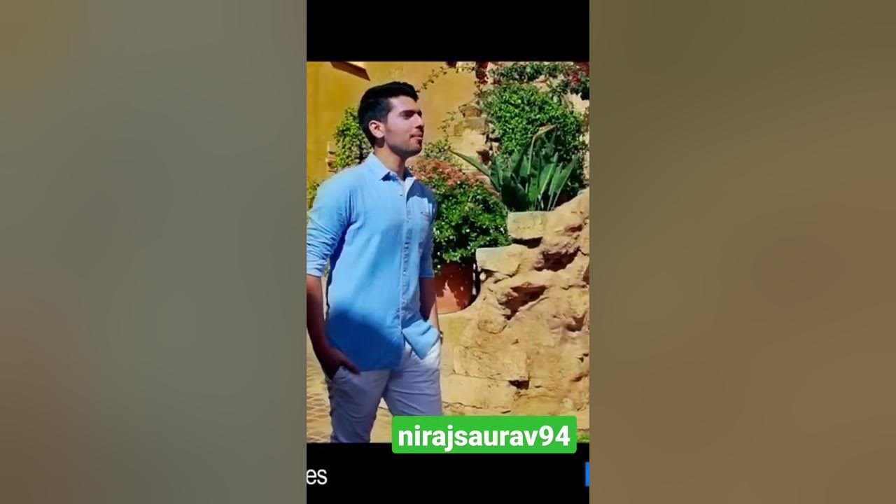 #Ghar se nikalte hi kuch dur chalte hi raste main hai uska ghar #Armaan Malik...