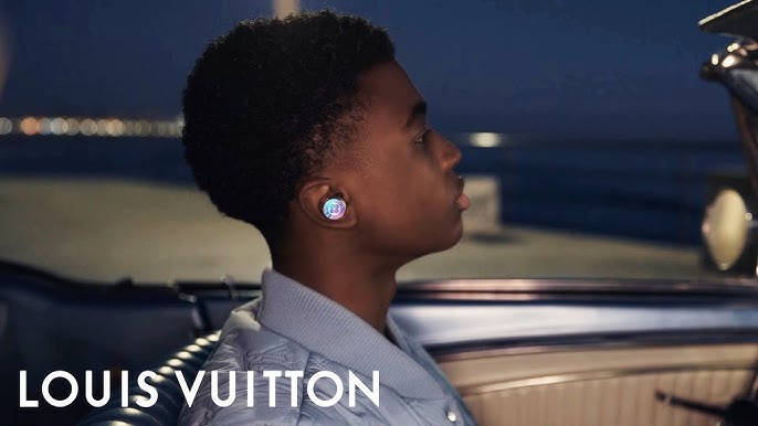 Louis Vuitton Horizon Light Up Speaker Silver - Art of Living