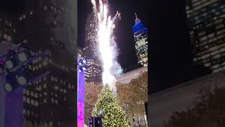 💥 Fireworks/Christmas Tree 2022/NYC Bryant Park 🎉🎄🎊 #shorts