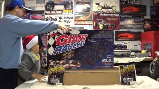 Afx giant raceway electric slot car set Afx Giant Raceway Set