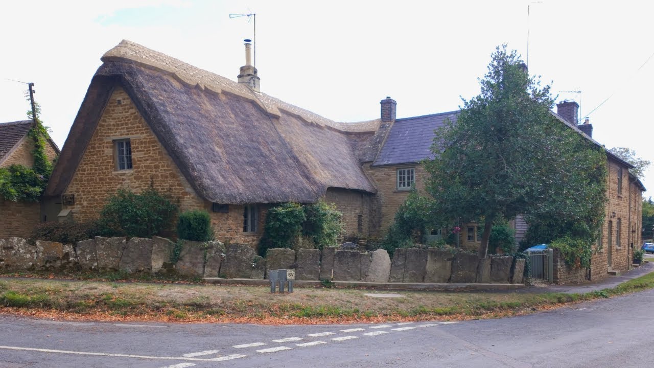 🍂 First Signs of Autumn in Kingham | A Luxury Cotswold Village Walk