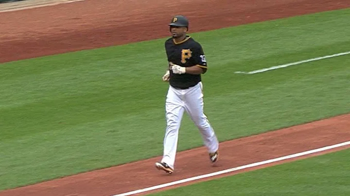 LAD@PIT: Liriano hits first career homer, takes lead