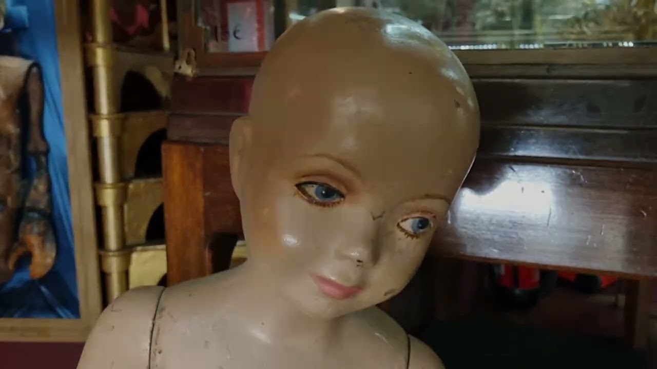 Exploring the Viktor Wynd Museum of Curiosities, Fine Art & Unnatural History, Hackney, London UK