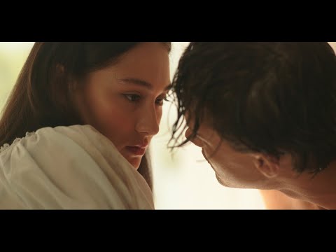 Conrad and Belly Bathroom scene | The Summer I Turned Pretty
