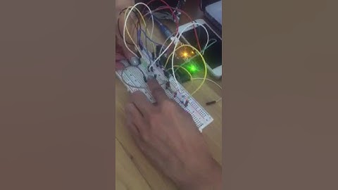 Arduino. 2 buttons. Same time