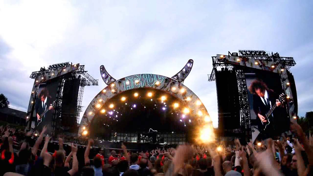 AC/DC - Thunderstruck live at Valle Hovin, Oslo, Norway, 2015/07/17 ...