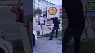 Seyyar Satıcı Oluyorda Seyyar Benzinci Neden Olmasın Mesela Yani