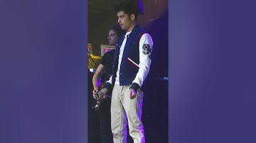 One Direction: The boys sharing outfits ​😂 Subscribe for daily 1D videos! #onedirection #1dshorts