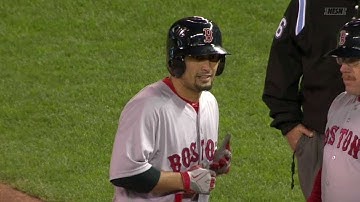 BOS@MIN: Victorino sends an RBI single up the middle