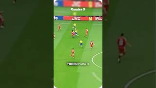 Jogada completa  tabela, confiança e chute de Ronaldinho!