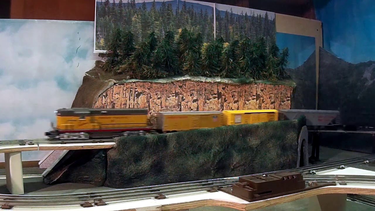 Another Bizarre Lionel Train Run YouTube