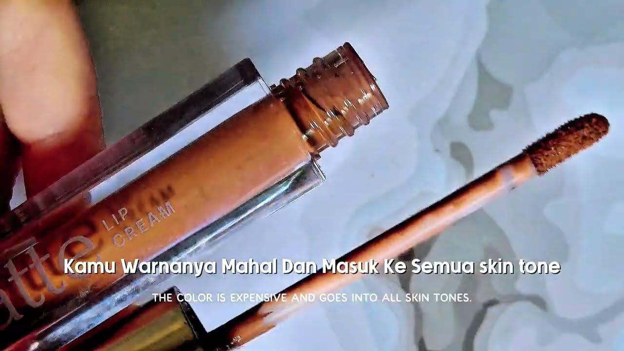 Kalau kamu lagi cari lipstick coklat,matte,made in indonesia^^ - wardah matte lip cream 