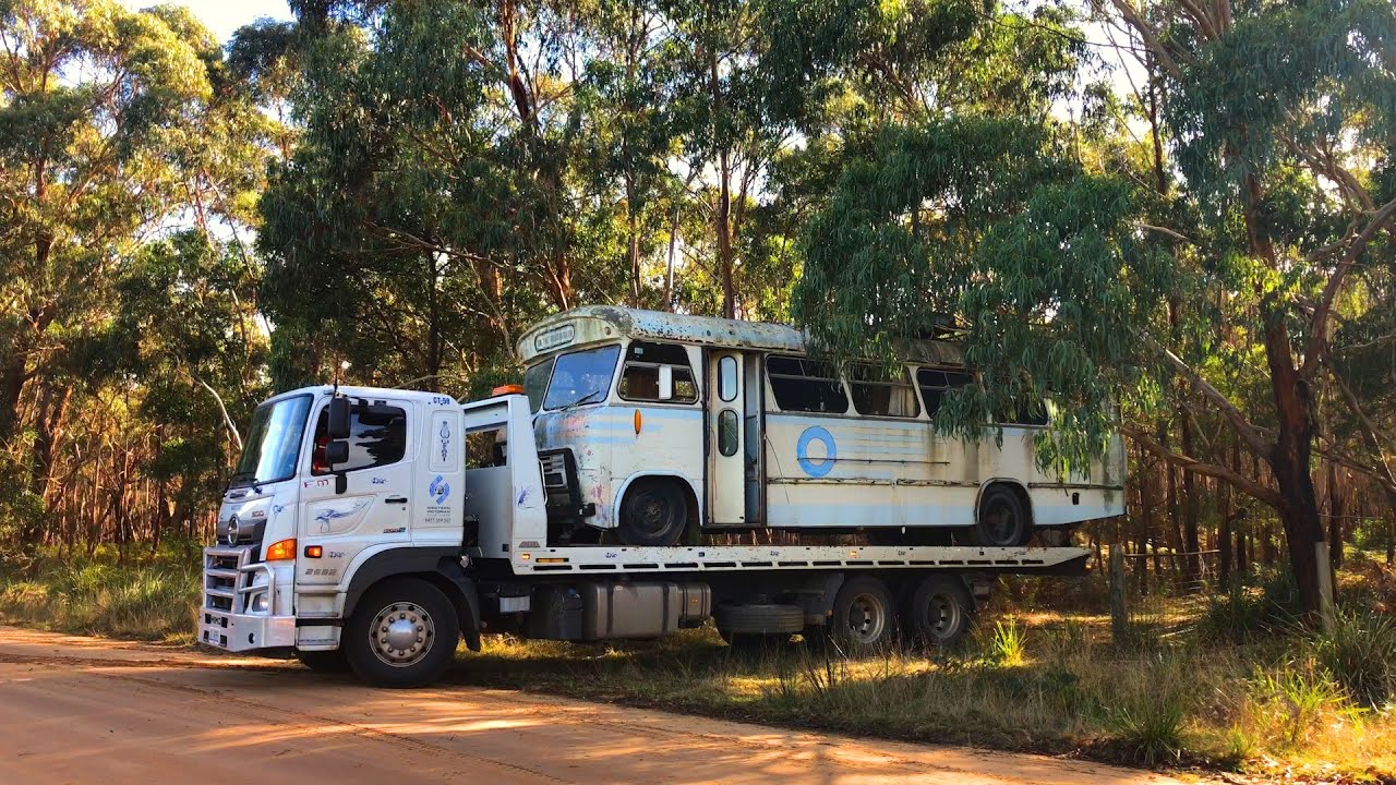Aussie School Bus Conversion - Ep01 - Brad and Luce's project so far
