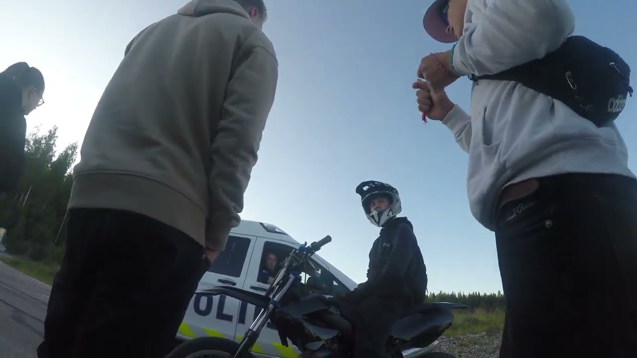 derbi senda 70cc airsal wheelies (police pull over)