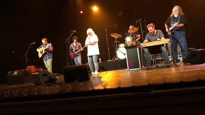 Tyler Childers w/ Teresa and David Prince - That T...