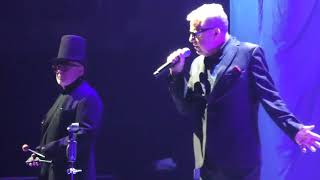 Madness - &quot;Mr Beckett Sir...&quot; Theatre of the Absurd - O2 Arena, London, 15/12/23
