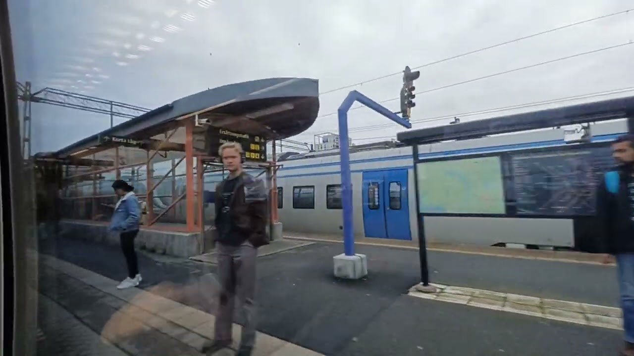 Pendeltåg Från Häggvik Till Arlanda Central