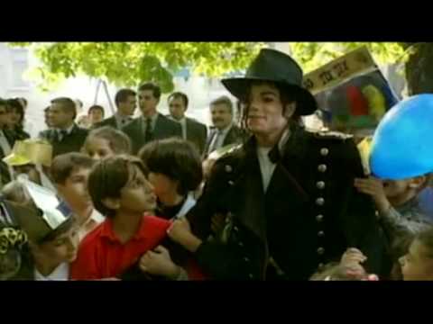 M means Morphing or Vendetta for Michael Jackson (...