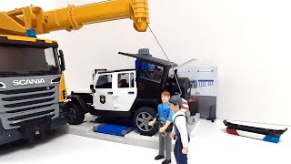 Repairing a Police Car at a service station. Cars video for kids. Vehicles building crane