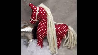 ith xmas horse